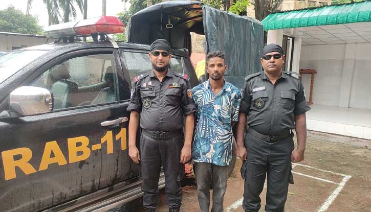 কুমিল্লায় গাঁজা ও ফেন্সিডিলসহ ৩ মাদক ব্যবসায়ী গ্রেফতার