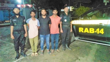 কিশোরগঞ্জে ৫৪ কেজি গাঁজাসহ ৩ জন মাদক কারবারী আটক 