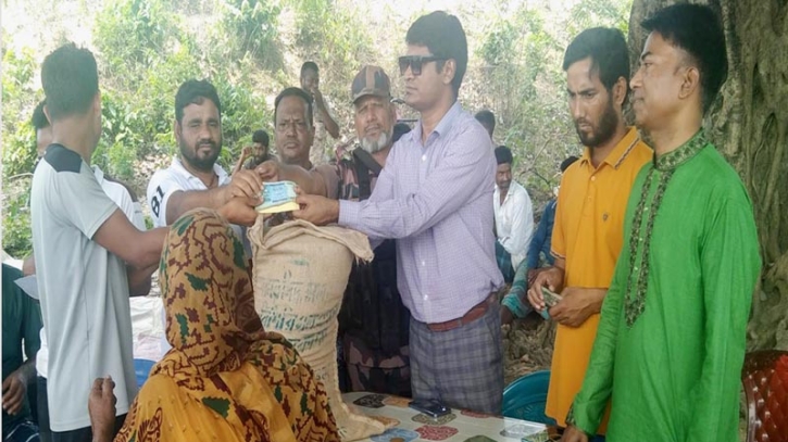 দুর্গাপুরে বন্যহাতির তান্ডবে ক্ষতিগ্রস্থ্যদের প্রধানমন্ত্রীর সহায়তা