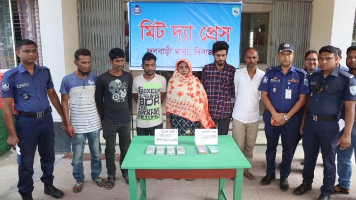 ফুলবাড়ীতে নারীসহ ৬ জন প্রতারক চোর আটক