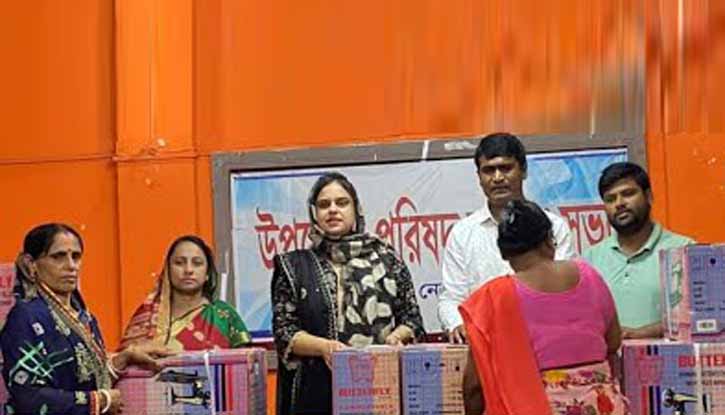 দুর্গাপুরে নারী উন্নয়ন ফোরাম সদস্যদের মাঝে সেলাই মেশিন বিতরণ দুর্গাপুরে নারী উন্নয়ন ফোরাম সদস্যদের মাঝে সেলাই মেশিন বিতরণ