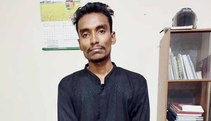 বারহাট্টায় মাদক ব্যবসায়ী আটক বারহাট্টায় মাদক ব্যবসায়ী আটক