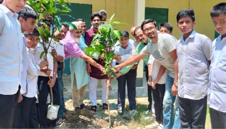 দুর্গাপুরে বিদ্যালয়ে সোনার বাংলা যুব সংগঠনের বৃক্ষরোপণ কর্মসূচি দুর্গাপুরে বিদ্যালয়ে সোনার বাংলা যুব সংগঠনের বৃক্ষরোপণ কর্মসূচি