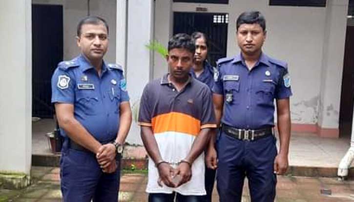 টঙ্গীবাড়ীতে হত্যা মামলার পলাতক আসামি গ্রেফতার টঙ্গীবাড়ীতে হত্যা মামলার পলাতক আসামি গ্রেফতার
