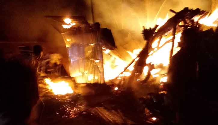 কেন্দুয়ায় অগ্নিকান্ডে গরুসহ ব্যাপক ক্ষয়ক্ষতি