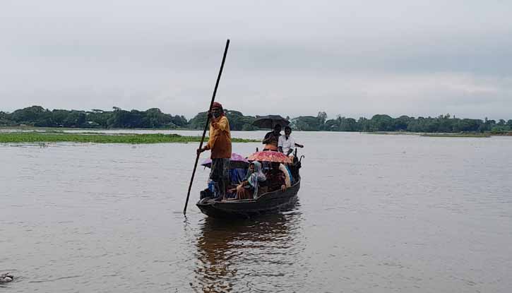 কলমাকান্দায় ইট বোঝাই নৌকা ডুবে একজন নিখোঁজ কলমাকান্দায় ইট বোঝাই নৌকা ডুবে একজন নিখোঁজ