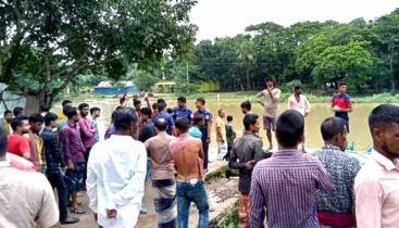 মোহনগঞ্জের কংশ নদে ধান বোঝাই নৌকা ডুবি: এক শ্রমিক নিখোঁজ