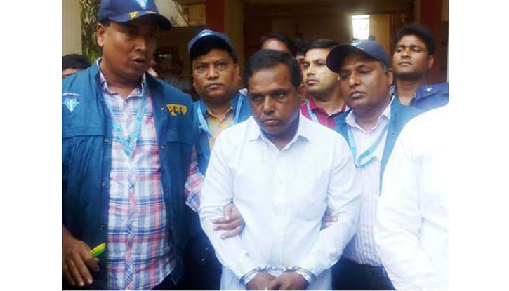 ঘুষের টাকাসহ গ্রেফতার সেই শিক্ষা কর্মকর্তার কারাদণ্ড ঘুষের টাকাসহ গ্রেফতার সেই শিক্ষা কর্মকর্তার কারাদণ্ড