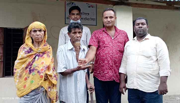 সংবাদ প্রকাশের পর আশ্রয়ণ প্রকল্পের ঘর পেলেন মাজম সংবাদ প্রকাশের পর আশ্রয়ণ প্রকল্পের ঘর পেলেন মাজম