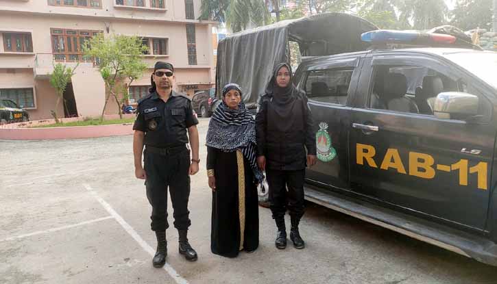 র‌্যাব-১১, সিপিসি-২ এর অভিযানে ১২৫০ পিস ইয়াবাসহ এক মহিলা মাদক ব্যবসায়ী আটক