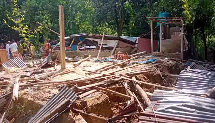 দুর্গাপুরে ক্ষুদ্র-নৃ-গোষ্ঠীর জমি দখলের চেষ্টার অভিযোগ