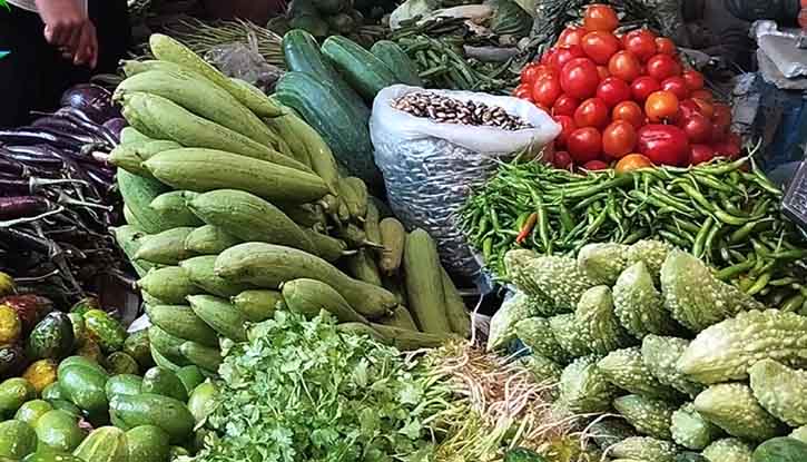রোজার শুরুতেই রামগঞ্জে অস্থির নিত্যপণ্যের বাজার রোজার শুরুতেই রামগঞ্জে অস্থির নিত্যপণ্যের বাজার