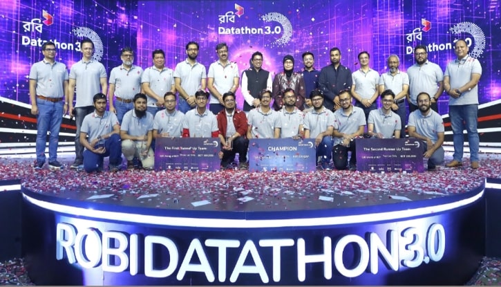 ডেটাথন ৩.০ বিজয়ী তিন দল পেল ১০ লাখ টাকার পুরস্কার