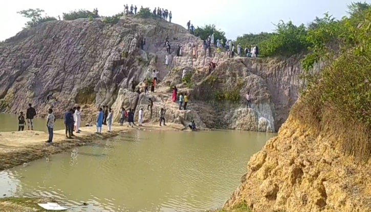 দুর্গাপুরে পাহাড়ে বেড়াতে এসে গোসলে নেমে এক পর্যটকের মৃত্যু দুর্গাপুরে পাহাড়ে বেড়াতে এসে গোসলে নেমে এক পর্যটকের মৃত্যু