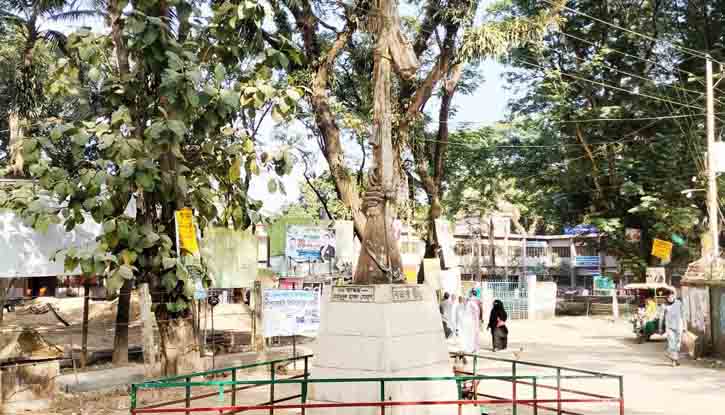 দুর্গাপুরে ৬ ডিসেম্বর হানাদারমুক্ত দিবস আজ দুর্গাপুরে ৬ ডিসেম্বর হানাদারমুক্ত দিবস আজ