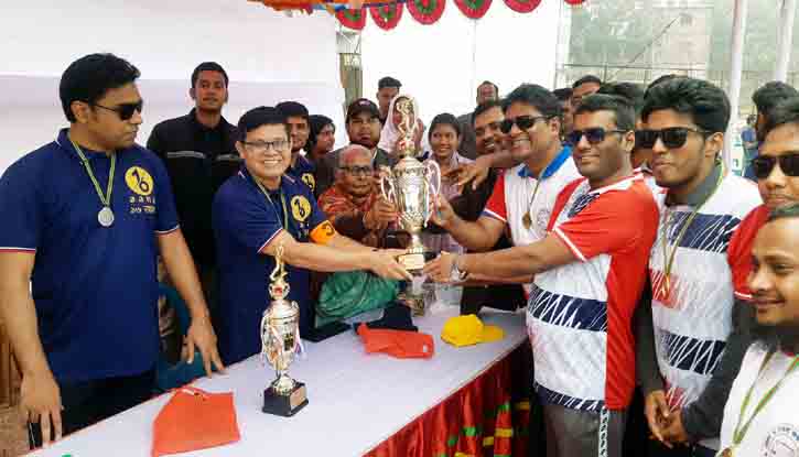 ঠাকুরগাঁওয়ে জজশীপ ও ম্যাজিস্ট্রেসী আদালতের প্রীতি ক্রিকেট ম্যাচ