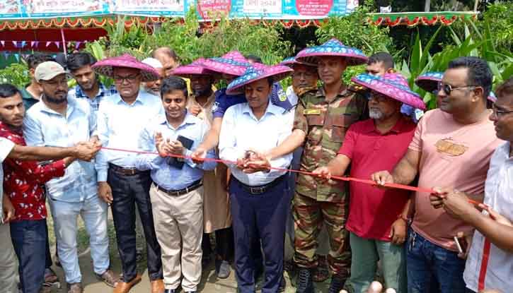 মদনে তিনদিন ব্যাপী কৃষি মেলা উদ্বোধন মদনে তিনদিন ব্যাপী কৃষি মেলা উদ্বোধন