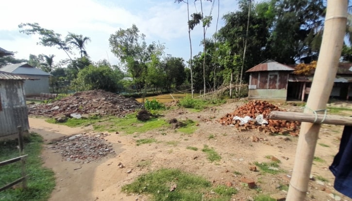 কলমাকান্দায় ব্যক্তির জায়গা মসজিদের দখলে নেওয়ার অভিযোগ