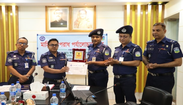 নেত্রকোণায় ৬ষ্ট বারের মতো শ্রেষ্ঠ ওসি আবুল কালাম নেত্রকোণায় ৬ষ্ট বারের মতো শ্রেষ্ঠ ওসি আবুল কালাম