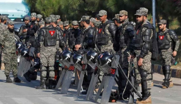 Pakistan Army Ordered to ‘Shoot on Sight’ Amid Deadly Protests Pakistan Army Ordered to ‘Shoot on Sight’ Amid Deadly Protests