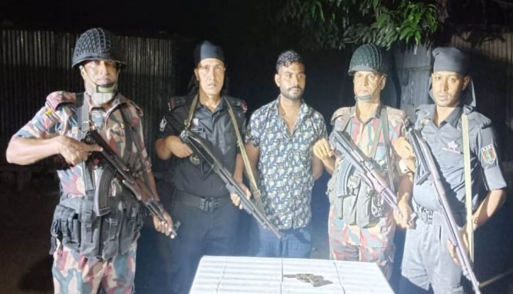 সুনামগঞ্জে যৌথ অভিযানে রিভলবারসহ যুবক আটক সুনামগঞ্জে যৌথ অভিযানে রিভলবারসহ যুবক আটক