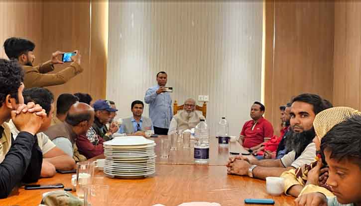 রামগঞ্জে সাংবাদিকদের সাথে চেয়ারম্যান প্রার্থীর মতবিনিময় সভা রামগঞ্জে সাংবাদিকদের সাথে চেয়ারম্যান প্রার্থীর মতবিনিময় সভা