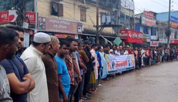 জগন্নাথপুরে ব্যবসায়ী হত্যা, গ্রেপ্তারের দাবি মানববন্ধন