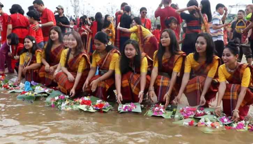 ফুল ভাসিয়ে পাহাড়ে বৈসাবি উৎসব শুরু