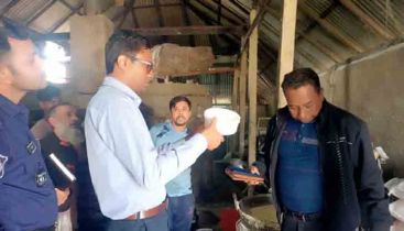 মধ্যনগরে বেকারি মালিককে জরিমানা