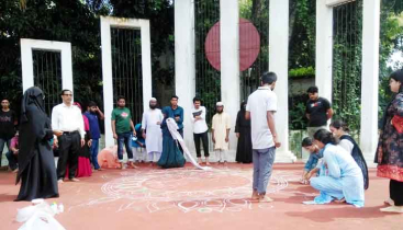 বারহাট্টায় কেন্দ্রীয় শহীদ মিনারে চলছে পরিচ্ছন্নতার কাজ