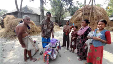 ঠাকুরগাঁওয়ের প্রত্যন্ত অঞ্চলে এখনো কমেনি ‘হরেক মালের’ কদর