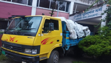 বারহাট্টায় ২ কোটি টাকার  ভারতীয় শাড়ি  জব্দ