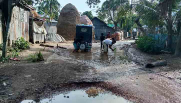 নেত্রকোনার মদনে খানা-খন্দে ভরা সড়ক: চরম দুর্ভোগে সাধারণ মানুষ