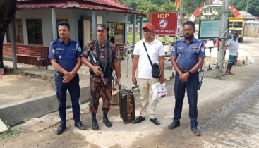 ভারতে পালানোর সময় তামাবিল সীমান্তে ইউপি চেয়ারম্যান আটক