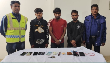 নেত্রকোনায় সেনাবাহিনীর অভিযানে ৩ মাদক ব্যবসায়ী আটক