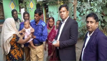 জন্মনিবন্ধন সচেতনতায় হোম ভিজিট করছেন কেন্দুয়ার ইউএনও