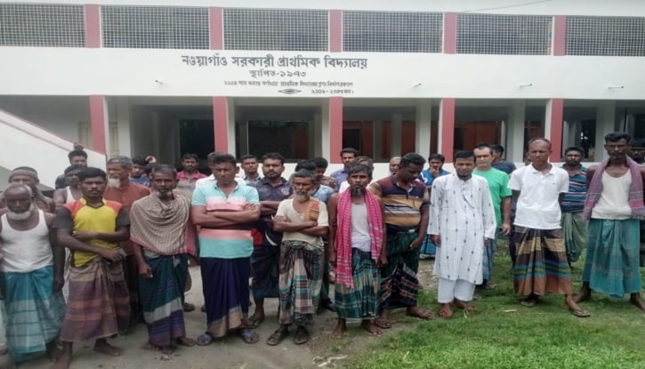 গৌরীপুরে শিক্ষক অপসারনের দাবিতে শিক্ষার্থীদের ক্লাস বর্জন গৌরীপুরে শিক্ষক অপসারনের দাবিতে শিক্ষার্থীদের ক্লাস বর্জন