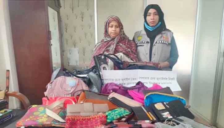 ৮০০ ফোন চুরির পর অবশেষে ধরা পড়লেন সাবেক যুগ্ম সচিবের মেয়ে ৮০০ ফোন চুরির পর অবশেষে ধরা পড়লেন সাবেক যুগ্ম সচিবের মেয়ে