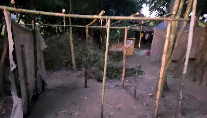 মোহনগঞ্জে জমি বিরোধে সংখ্যালঘু নির্যাতনের নাটক