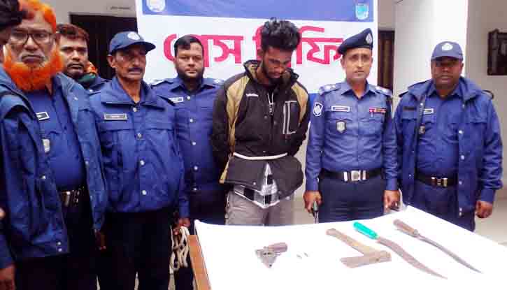 শ্রীনগরে শীর্ষ সন্ত্রাসী বিকাশ পিস্তলসহ গ্রেফতার শ্রীনগরে শীর্ষ সন্ত্রাসী বিকাশ পিস্তলসহ গ্রেফতার