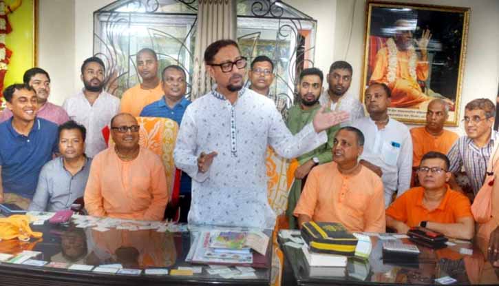 ধর্ম যার যার রাষ্ট্র সবার প্রবর্তক সঙ্গের শ্রীকৃষ্ণ মন্দির পরিদর্শনে-ডা. শাহাদাত