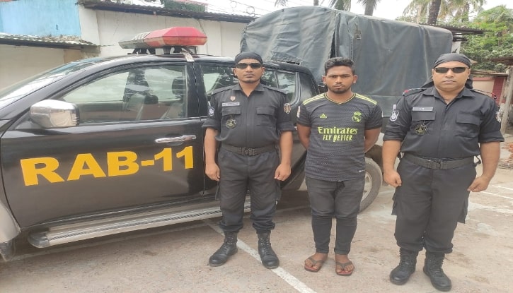 র্যাব-১১, সিপিসি-২ এর অভিযানে ১২০ কেজি গাঁজাসহ এক মাদক ব্যবসায়ী গ্রেফতার র্যাব-১১, সিপিসি-২ এর অভিযানে ১২০ কেজি গাঁজাসহ এক মাদক ব্যবসায়ী গ্রেফতার