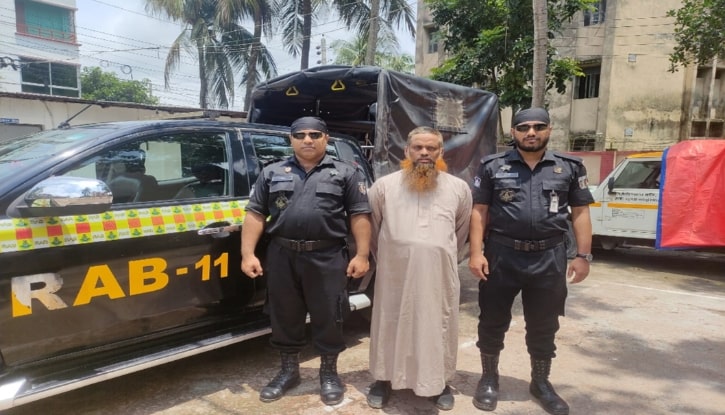 চাঞ্চল্যকর শিশু ধর্ষণ মামলার আসামি র্যাবের হাতে গ্রেফতার চাঞ্চল্যকর শিশু ধর্ষণ মামলার আসামি র্যাবের হাতে গ্রেফতার