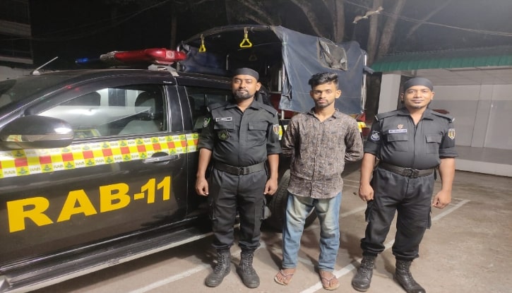 কুমিল্লায় র্যাবের হাতে ইয়াবাসহ এক মাদক ব্যবসায়ী গ্রেফতার কুমিল্লায় র্যাবের হাতে ইয়াবাসহ এক মাদক ব্যবসায়ী গ্রেফতার