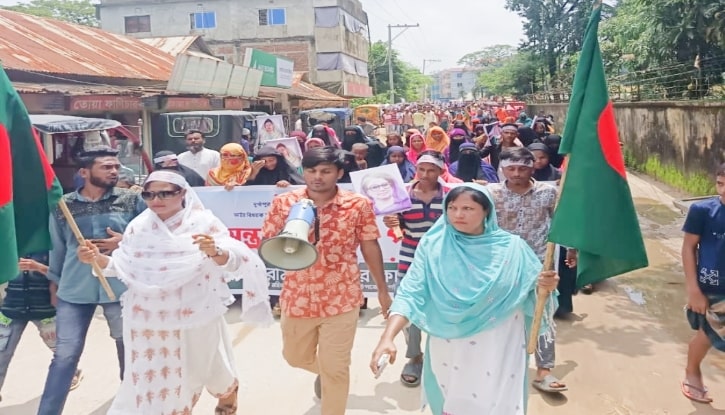 দুর্গাপুরে নৈরাজ্য ও বিশৃঙ্খলা প্রতিরোধ সন্ত্রাসবিরোধী পদযাত্রা দুর্গাপুরে নৈরাজ্য ও বিশৃঙ্খলা প্রতিরোধ সন্ত্রাসবিরোধী পদযাত্রা